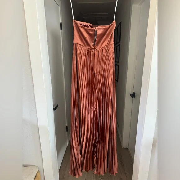 NWT | Lulus | Perfected Elegance Mauve Satin Pleated Strapless Maxi Dress | Sz M - Picture 6 of 10